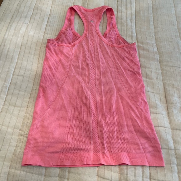 lululemon athletica Tops - Lululemon razorback tank